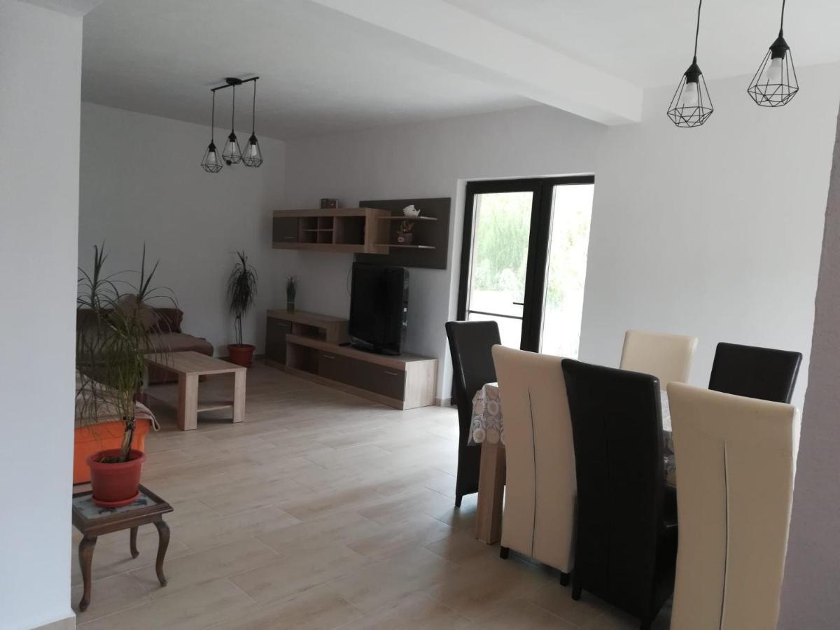 דירות Ogradina Casa Colt De Rai מראה חיצוני תמונה