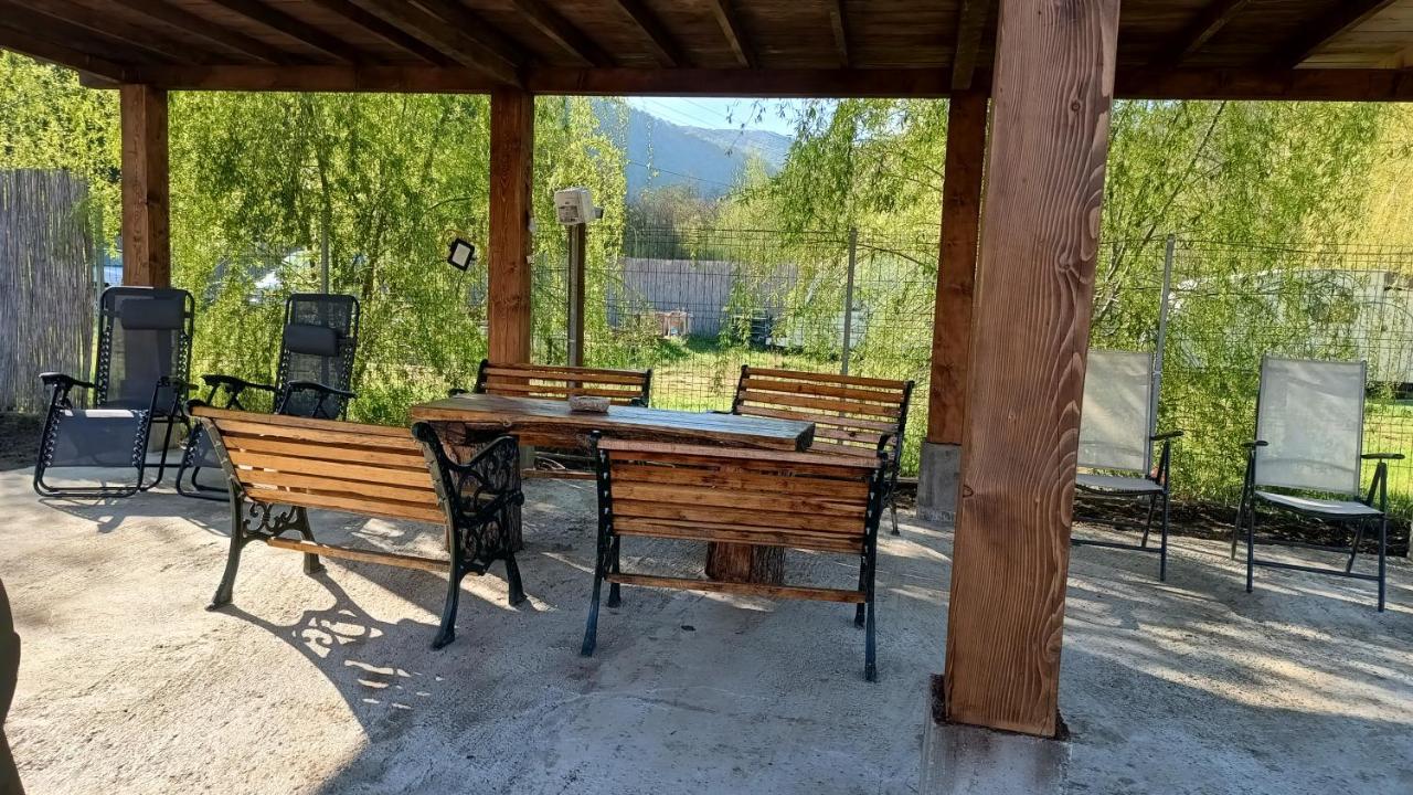 דירות Ogradina Casa Colt De Rai מראה חיצוני תמונה