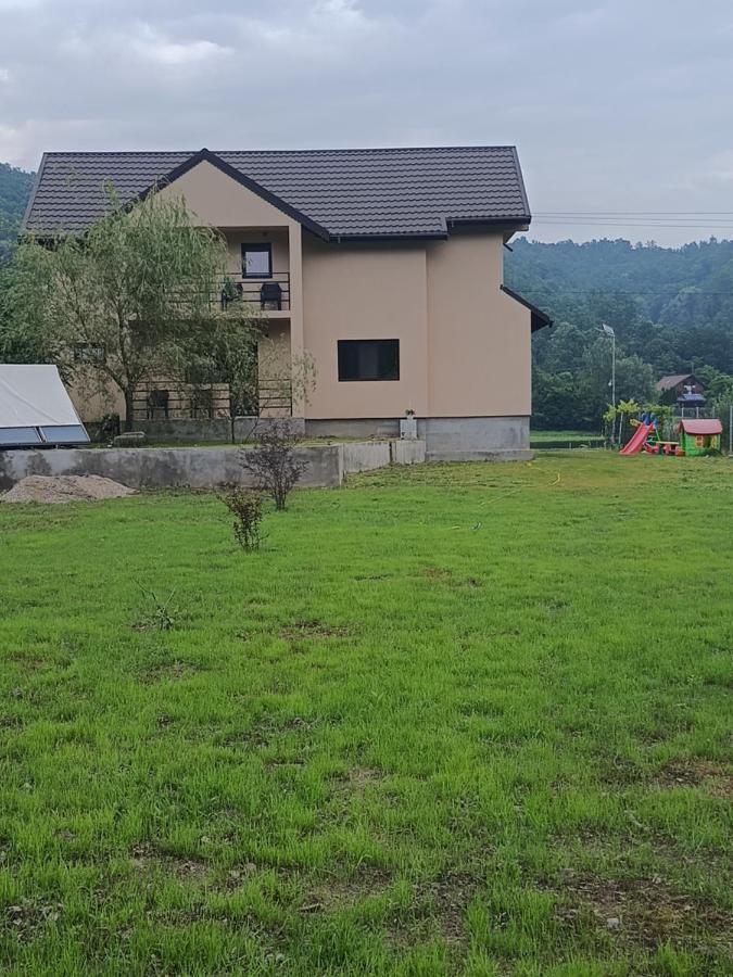 דירות Ogradina Casa Colt De Rai מראה חיצוני תמונה